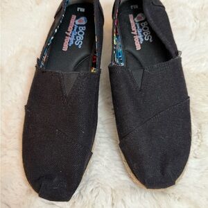 Gently worn BOBS black memory foam wedge espadrilles size 9.5